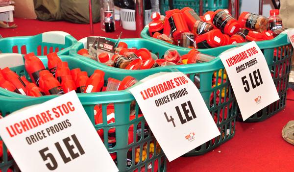 Targ de pescuit in Piata Constitutiei